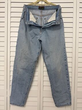 Structure Light Wash Relaxed Men’s Jeans